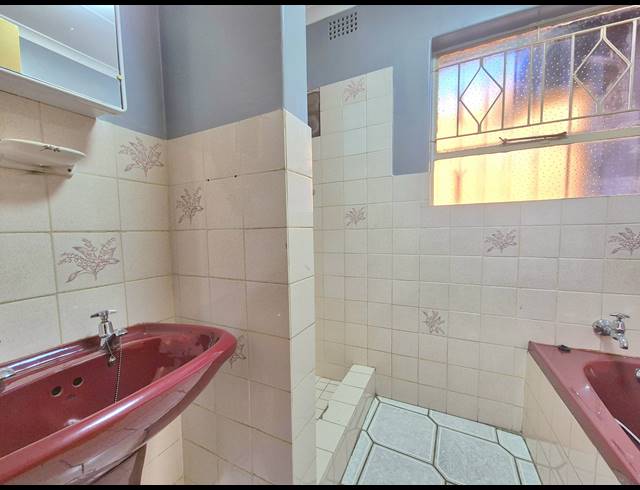 2 BEDROOM HOUSE TO LET IN DALPARK